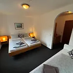 Altes Bierhaus Zimmervermietung * Arzbach