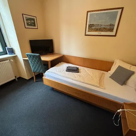 컨트리하우스 Altes Bierhaus Zimmervermietung 아르츠바흐