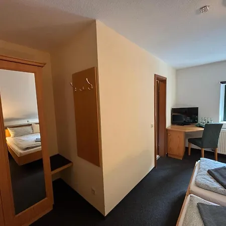 Altes Bierhaus Zimmervermietung 컨트리하우스 아르츠바흐