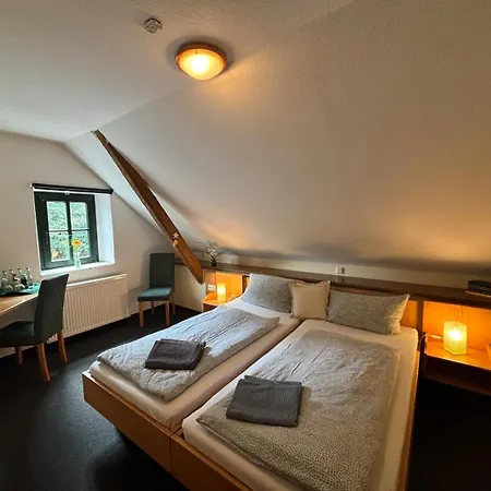 Altes Bierhaus Zimmervermietung 아르츠바흐