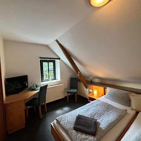 Altes Bierhaus Zimmervermietung 컨트리하우스 *