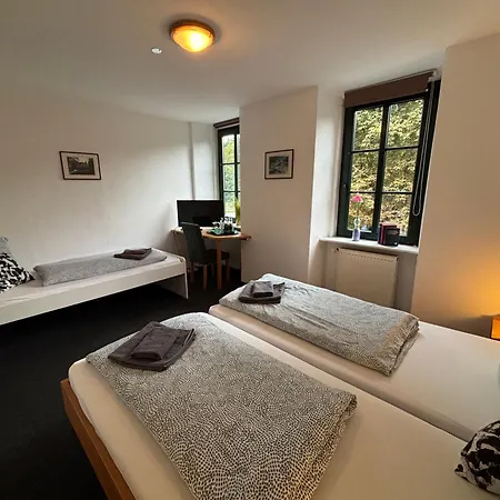 컨트리하우스 Altes Bierhaus Zimmervermietung 아르츠바흐