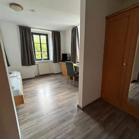 Altes Bierhaus Zimmervermietung 컨트리하우스 아르츠바흐