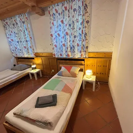 Altes Bierhaus Zimmervermietung Casa de Campo *